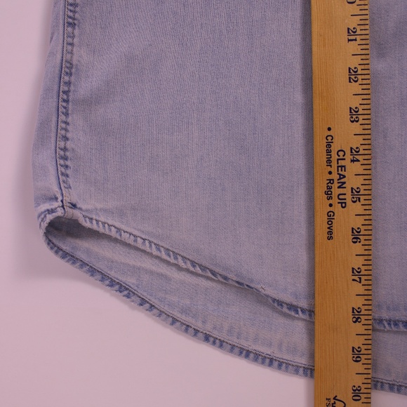 0267-Levi’s Light Wash Denim Western Snap Shirt (Men’s L/XL) - Picture 9 of 10